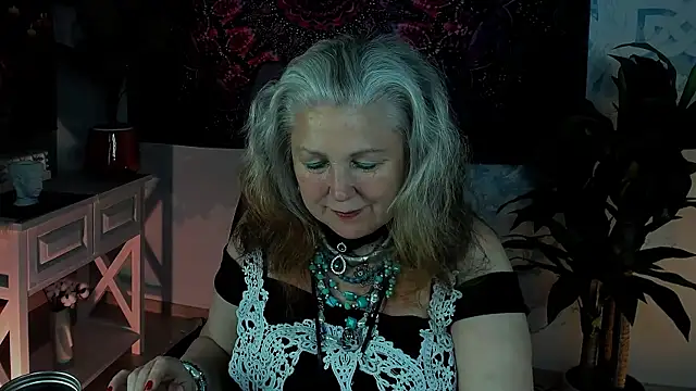 Snapshot of LilaMaharani chatting on June 2026 02:21:02 PM LilaMaharani online show from June 2026 02:21:02 PM