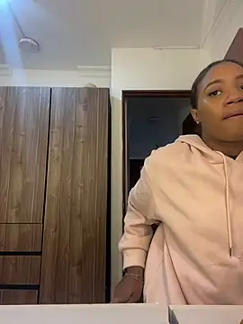 Emi rousse online show from April 2026 12:21:01 PM