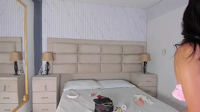 GabyOwenss online show from April 2026 11:43:01 PM