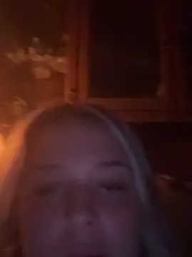 Goldieluxe online show from April 2026 12:33:01 AM
