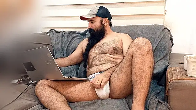 Snapshot of Barba_Negra_Fumador chatting on June 2026 08:35:01 PM Barba Negra Fumador online show from June 2026 08:35:01 PM