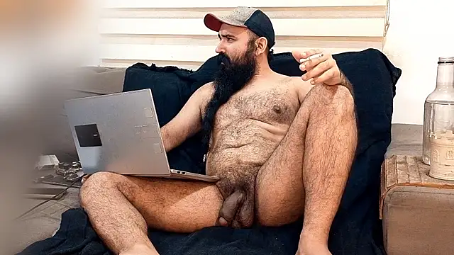 Snapshot of Barba_Negra_Fumador chatting on July 2026 07:38:01 PM Barba Negra Fumador online show from July 2026 07:38:01 PM