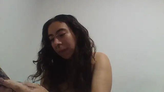 Moonandzukko online show from April 2026 12:39:01 AM