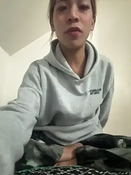 vanessamarieee online show from March 2026 05:38:01 PM