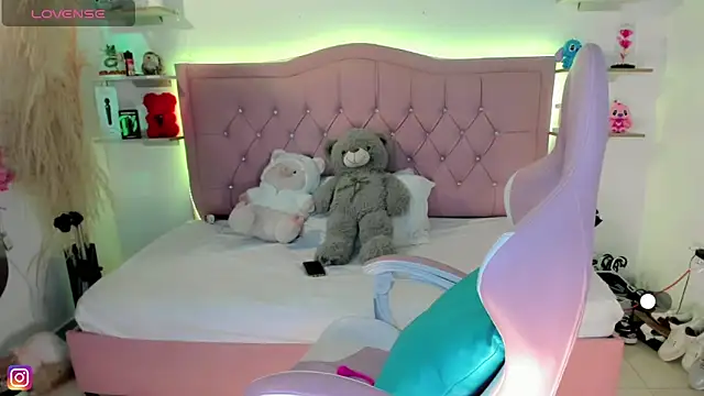 Zoe Luxxe  online show from March 2026 11:09:01 PM