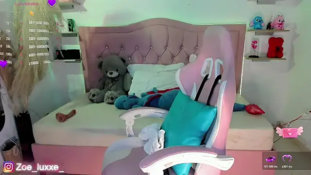 Zoe Luxxe  online show from July 2026 09:09:02 PM