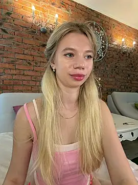 Snapshot of BellaSuns chatting on July 2026 11:07:02 PM BellaSuns online show from July 2026 11:07:02 PM