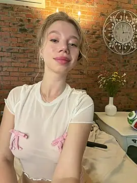 Snapshot of BellaSuns chatting on July 2026 10:58:02 PM BellaSuns online show from July 2026 10:58:02 PM