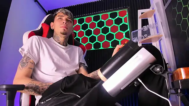 Max Hader  online show from April 2026 04:24:02 AM