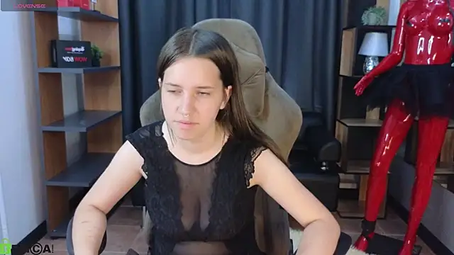 Molly Miavka online show from June 2026 06:40:02 AM
