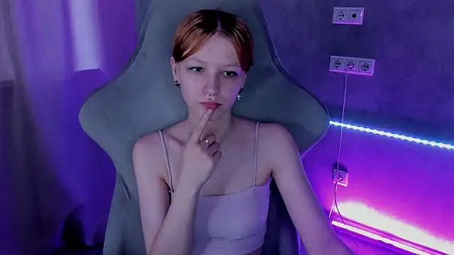 Emma Dusk online show from July 2026 09:47:01 AM
