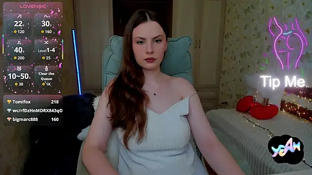 LoraTempt online show from June 2026 04:13:01 PM