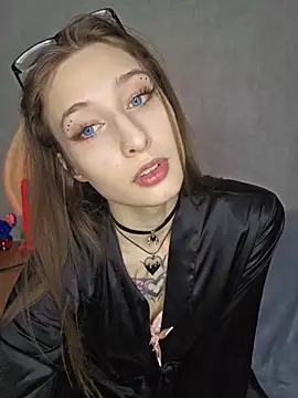 Emma Willson online show from April 2026 12:53:02 PM