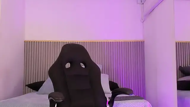 ashvalentine  online show from April 2026 07:41:01 PM