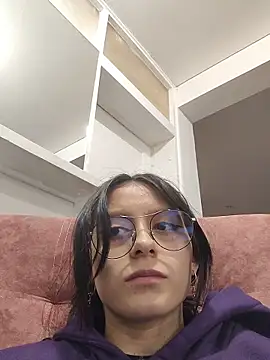 Naomimolie online show from March 2026 12:19:01 PM