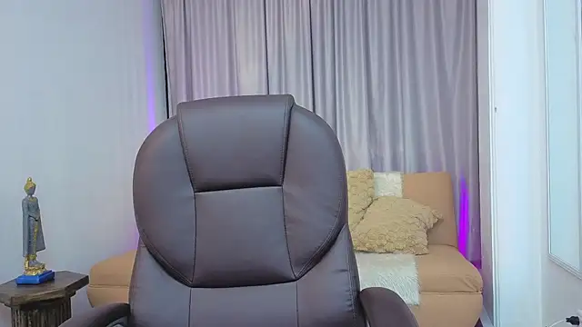 Thalia parkerr  online show from April 2026 12:09:02 PM