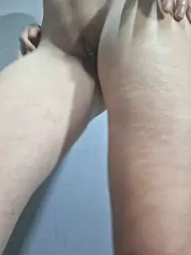 Snapshot of Minike75 chatting on March 2026 11:31:02 PM Minike75 online show from March 2026 11:31:02 PM