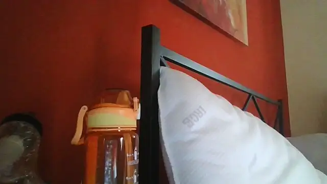 Snapshot of Emilyvuxa chatting on May 2026 05:23:02 AM Emilyvuxa online show from May 2026 05:23:02 AM