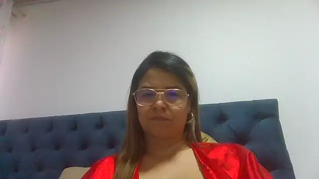 Jiwon Han online show from April 2026 10:31:02 PM