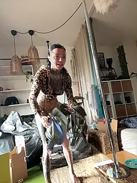 SkinnyLilly online show from April 2026 11:16:01 AM