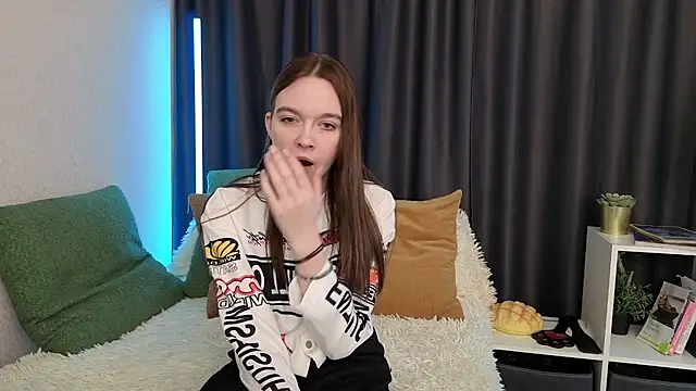 SunyLily online show from March 2026 06:41:02 AM