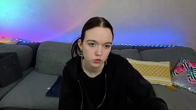 SunyLily online show from May 2026 06:19:02 AM