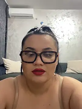 julietalovee online show from March 2026 03:11:01 PM