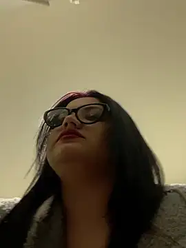 julietalovee online show from April 2026 07:29:02 PM