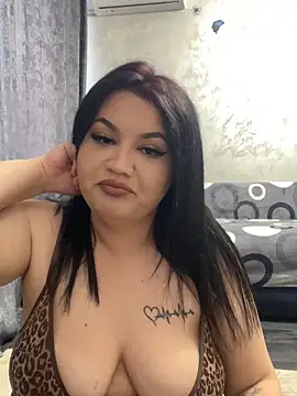 julietalovee online show from April 2026 03:57:01 PM