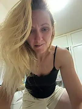 Snapshot of Secret_Ladyx chatting on June 2026 07:37:01 PM Secret Ladyx online show from June 2026 07:37:01 PM