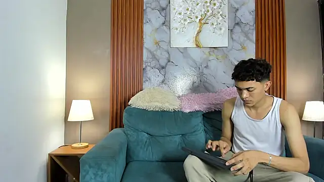 SKYN MAN online show from April 2026 01:25:01 AM