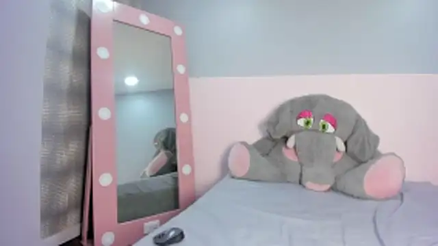 Sol Radiant online show from March 2026 12:41:02 PM