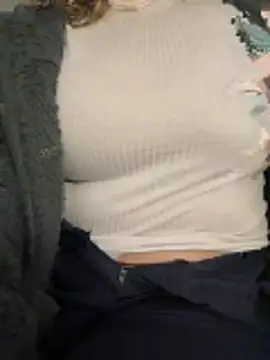 Snapshot of Iza1609 chatting on March 2026 09:53:02 PM Iza1609 online show from March 2026 09:53:02 PM