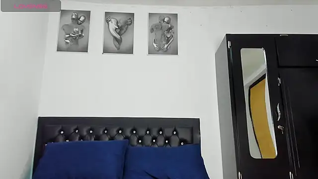 jhonwick1829 online show from April 2026 02:14:01 AM