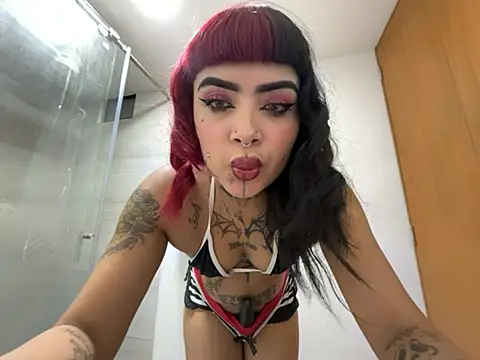 LauriInk1 online show from July 2026 11:29:01 PM