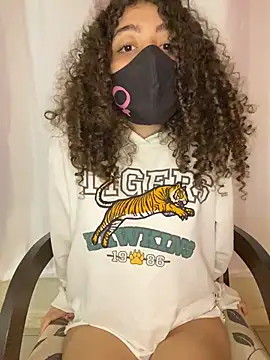 Ravennaaaaa online show from April 2026 02:06:01 AM