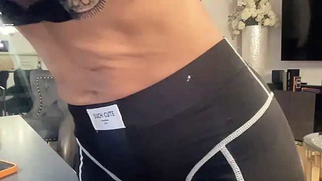 AMBER HARD online show from April 2026 07:14:01 PM