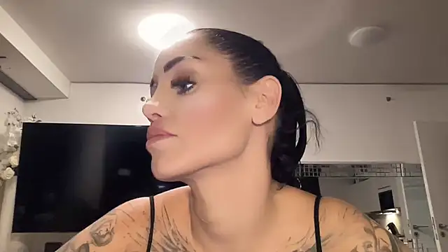 AMBER HARD online show from April 2026 01:16:02 AM