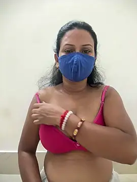Snapshot of angelmoumita chatting on April 2026 05:35:01 PM angelmoumita online show from April 2026 05:35:01 PM