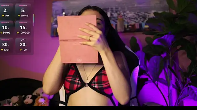 Danaa Rousee  online show from March 2026 08:38:02 PM