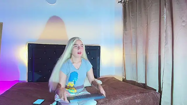 nayades ricci online show from June 2026 07:56:01 PM