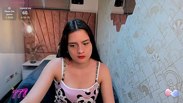 Snapshot of Zoe__Taylor__ chatting on March 2026 12:11:02 PM Zoe Taylor online show from March 2026 12:11:02 PM