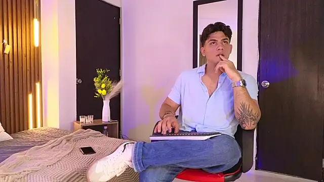 MrAdonis  online show from April 2026 07:15:01 PM