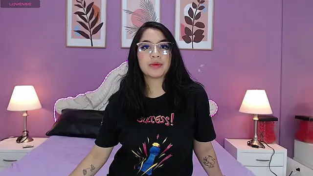 YayaQueen online show from May 2026 12:02:02 PM