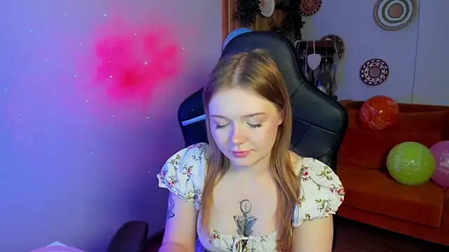 Snapshot of ElinaVale chatting on May 2026 05:10:02 PM ElinaVale online show from May 2026 05:10:02 PM