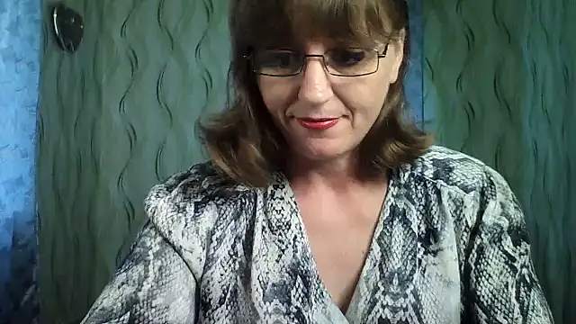 Alisaprice077 online show from June 2026 08:42:01 AM