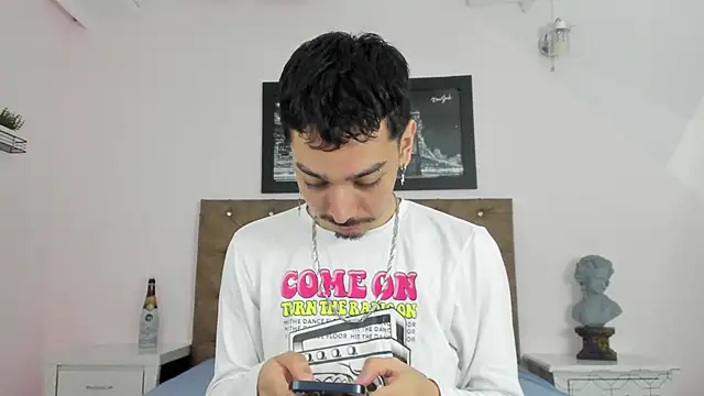 finn jackson online show from April 2026 08:03:02 PM