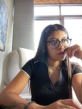 chanell pinkk online show from April 2026 01:00:02 PM