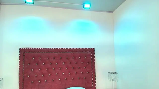 Daphne glas online show from April 2026 11:34:01 AM