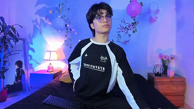 Kai blaz online show from April 2026 08:20:02 PM